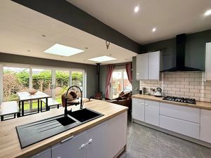 Photo 11- click for photo gallery